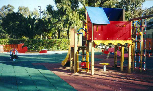 Suelos de caucho reciclado para parques infantiles y zonas de juego